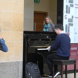 中国美女裸臀全裸直播抖音视频欣赏
